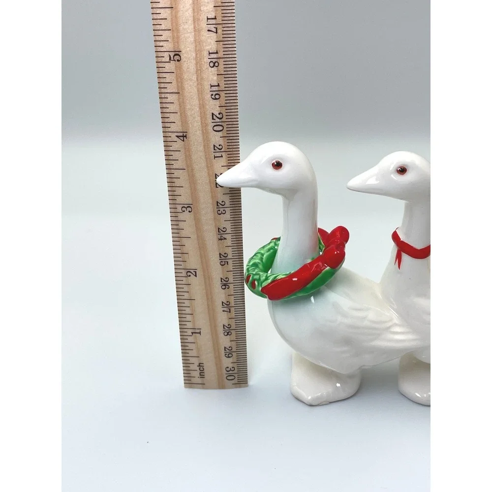 Vintage Dept 56 Christmas Goose Family Figurine Wreath Ceramic Japan 1980s
